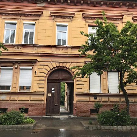 Classic Apartman Szeged Luaran gambar