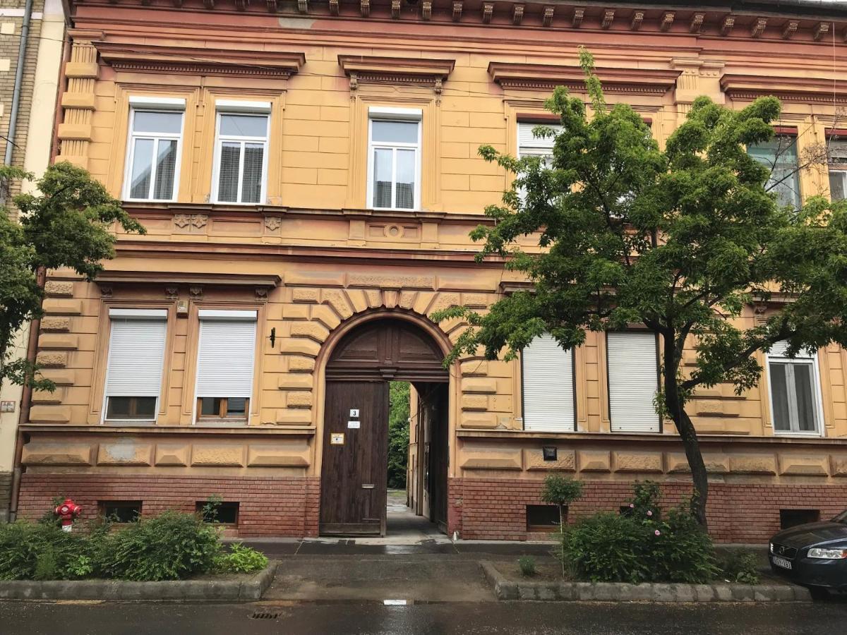 Classic Apartman Szeged Luaran gambar